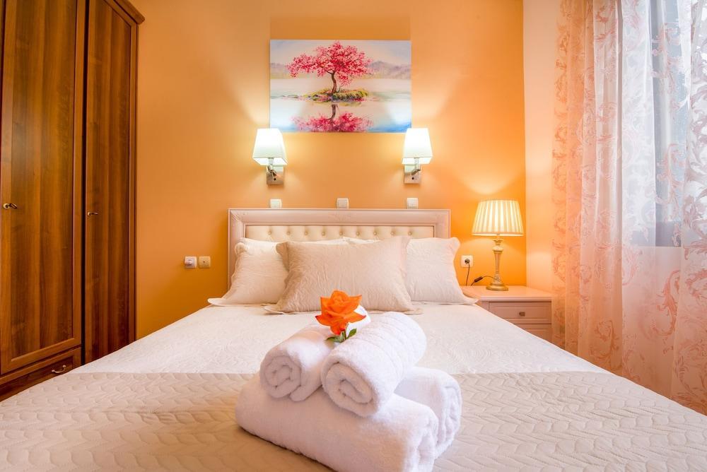 Casa Leone Suites Stalos Luaran gambar