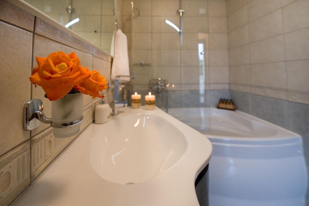 Casa Leone Suites Stalos Luaran gambar