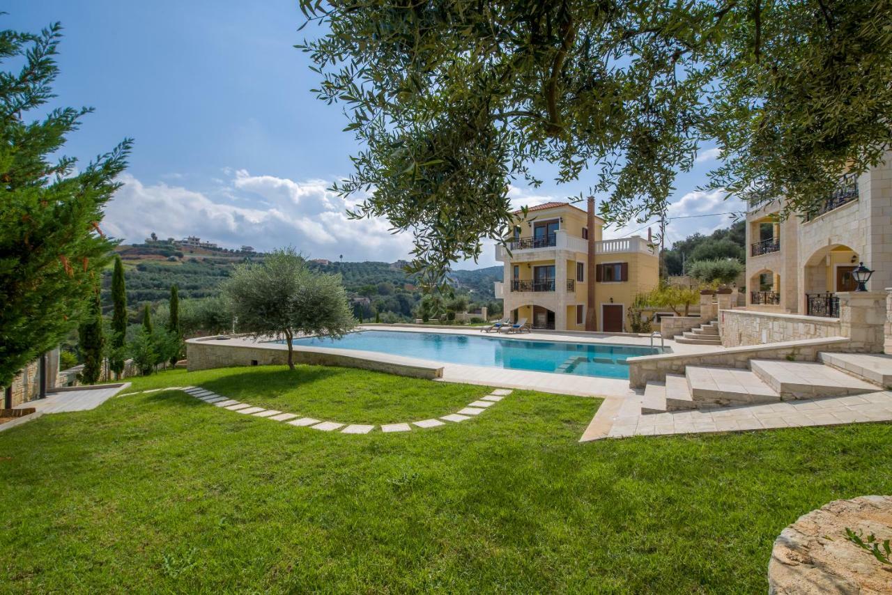 Casa Leone Suites Stalos Luaran gambar