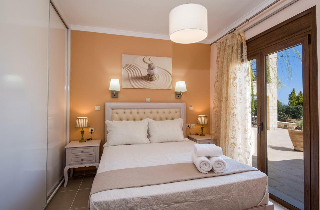 Casa Leone Suites Stalos Luaran gambar