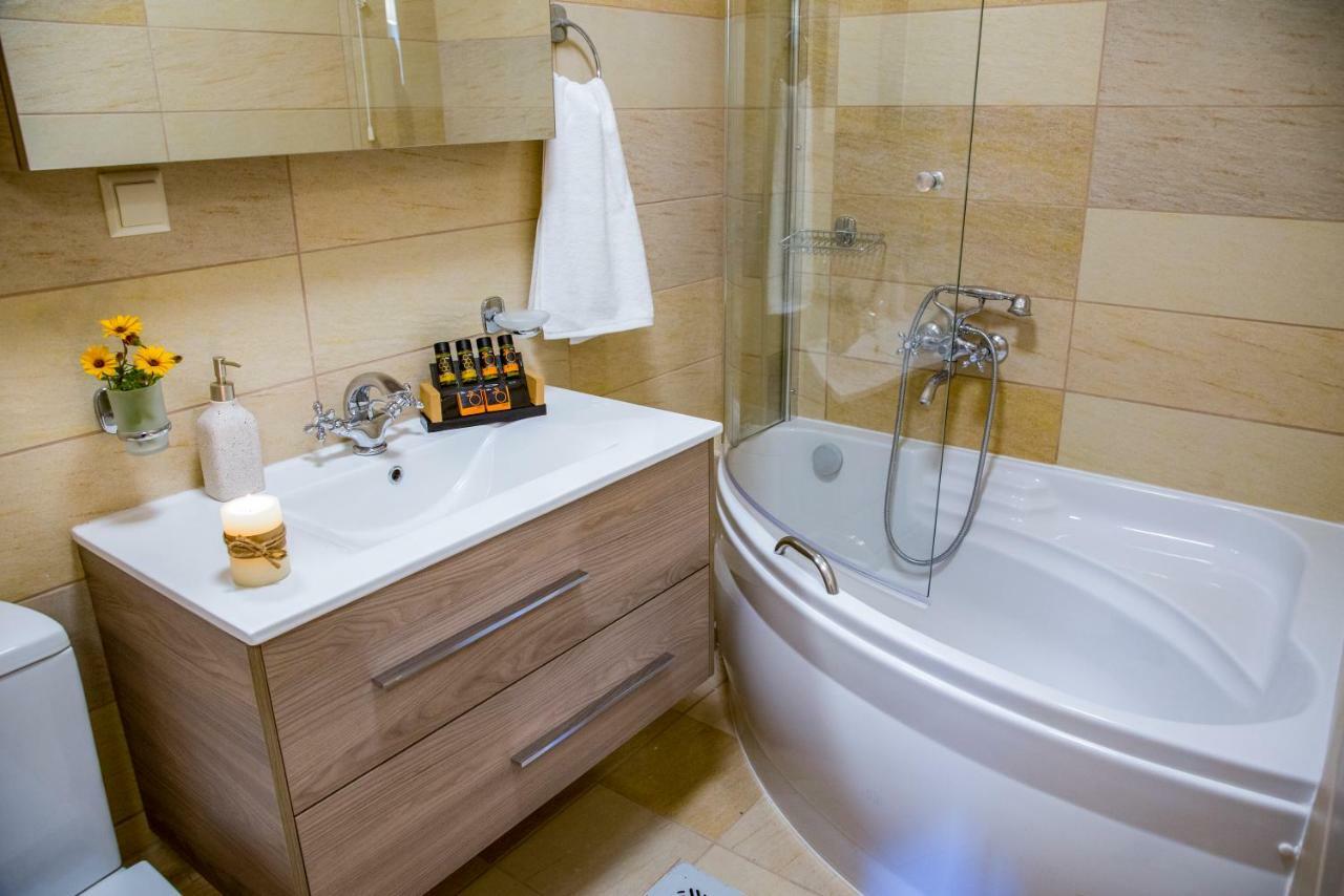 Casa Leone Suites Stalos Luaran gambar