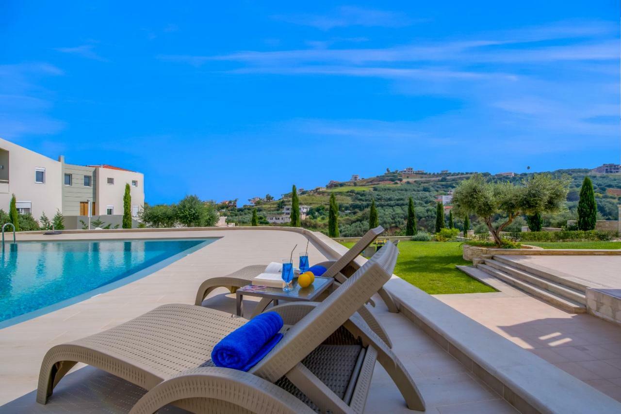 Casa Leone Suites Stalos Luaran gambar