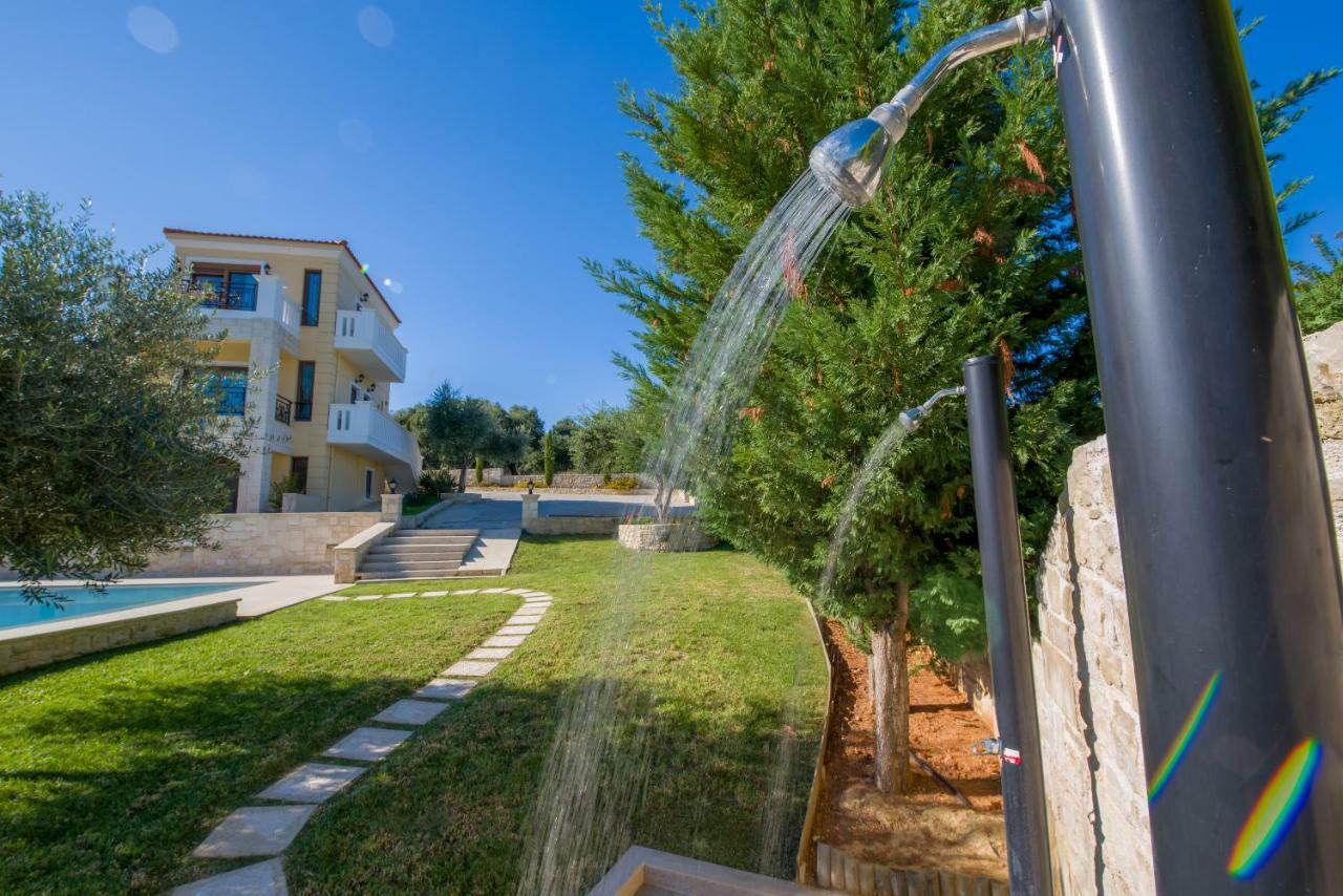Casa Leone Suites Stalos Luaran gambar