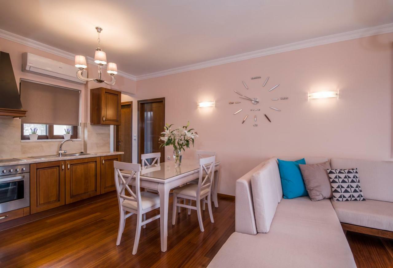 Casa Leone Suites Stalos Luaran gambar
