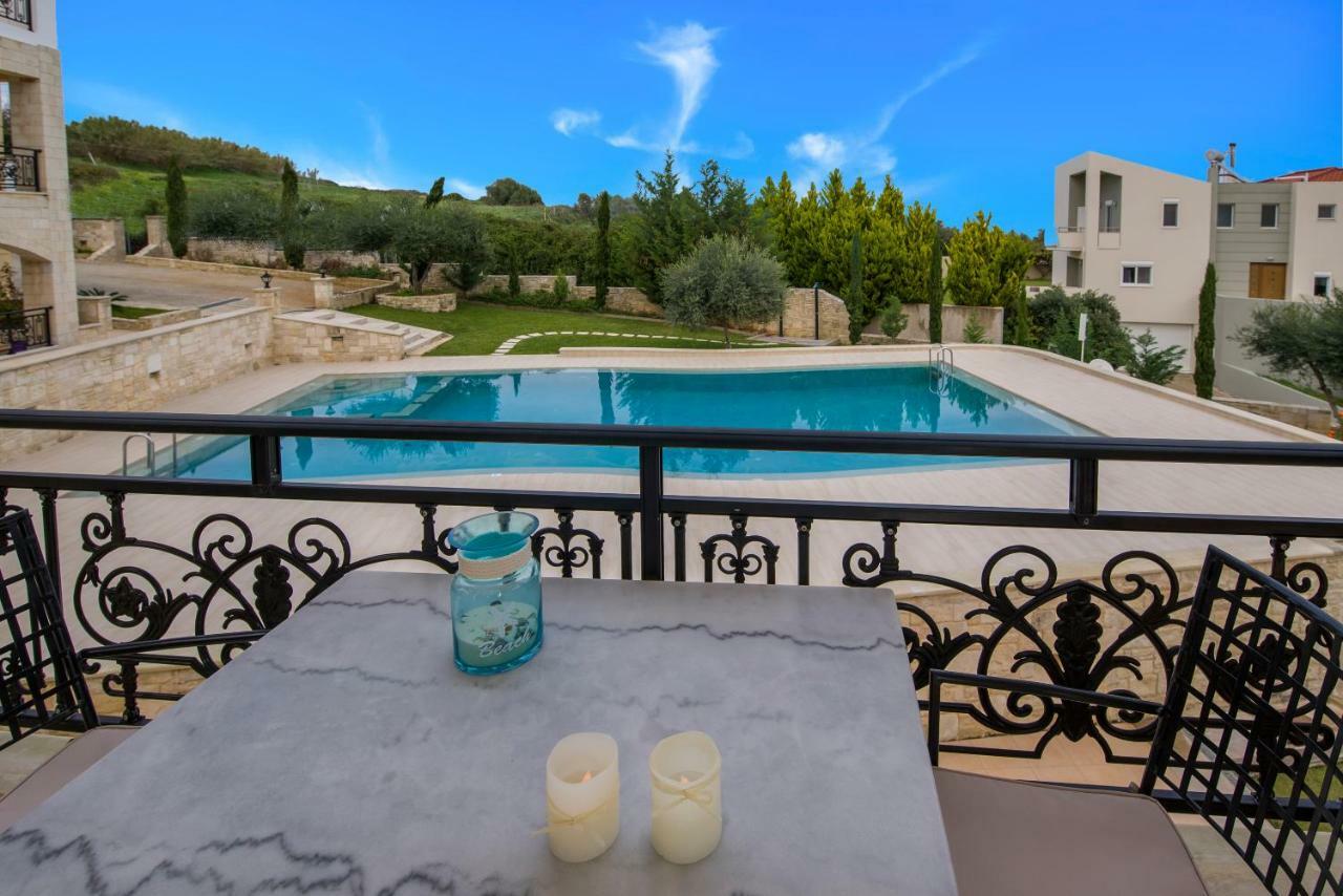 Casa Leone Suites Stalos Luaran gambar
