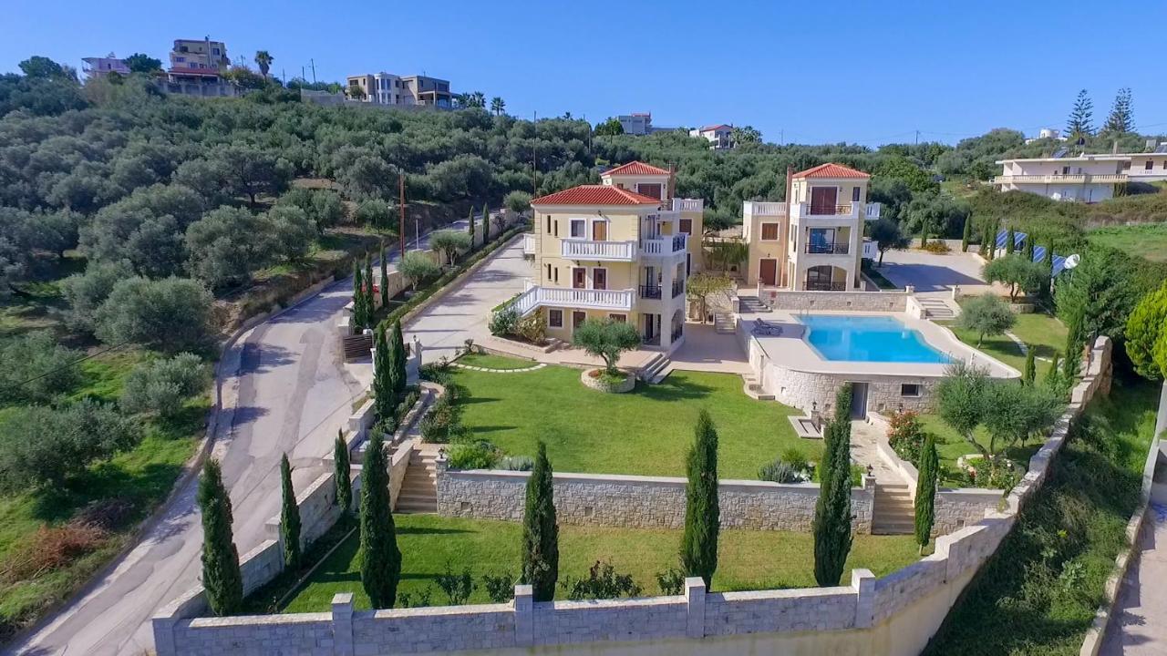 Casa Leone Suites Stalos Luaran gambar